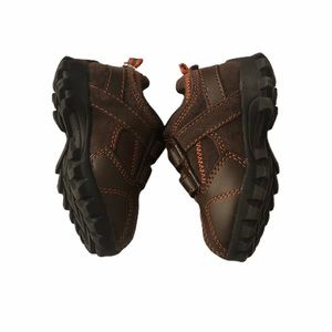 Children’s Place Boys Casual Shoes,size 4